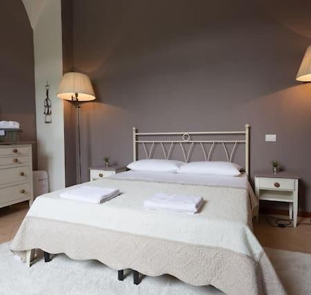 Aparthotel Ht Castello Di Campolongo Valfabbrica Exteriér fotografie