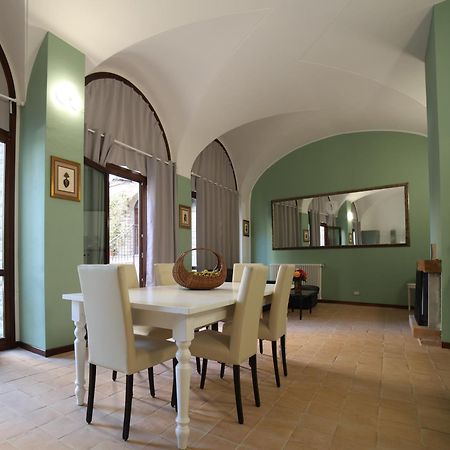 Aparthotel Ht Castello Di Campolongo Valfabbrica Exteriér fotografie