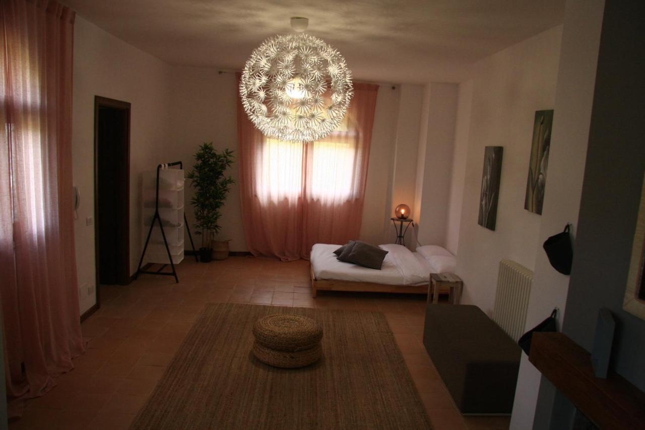 Aparthotel Ht Castello Di Campolongo Valfabbrica Exteriér fotografie