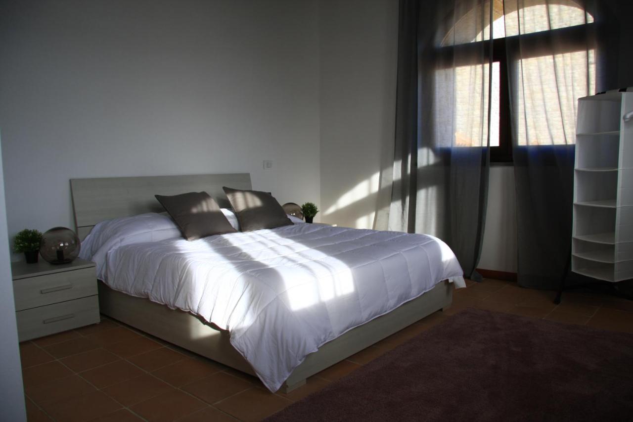 Aparthotel Ht Castello Di Campolongo Valfabbrica Exteriér fotografie