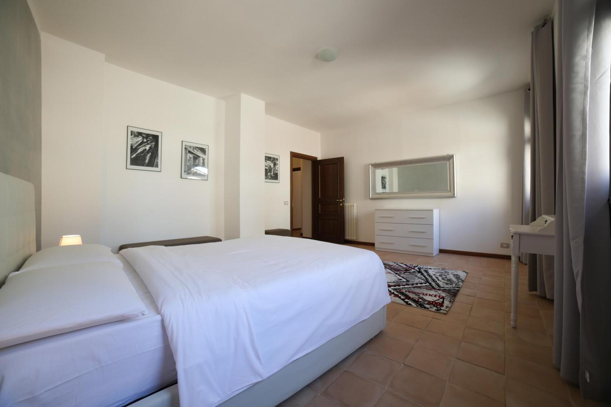 Aparthotel Ht Castello Di Campolongo Valfabbrica Exteriér fotografie