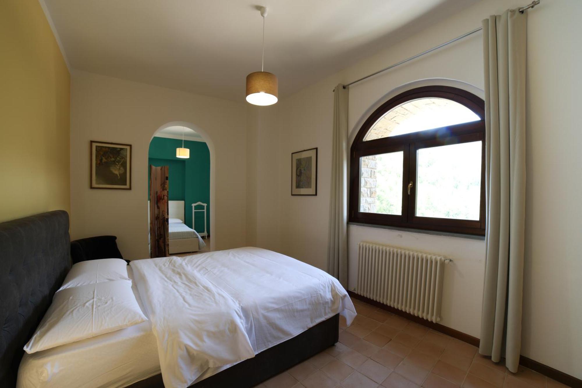 Aparthotel Ht Castello Di Campolongo Valfabbrica Exteriér fotografie