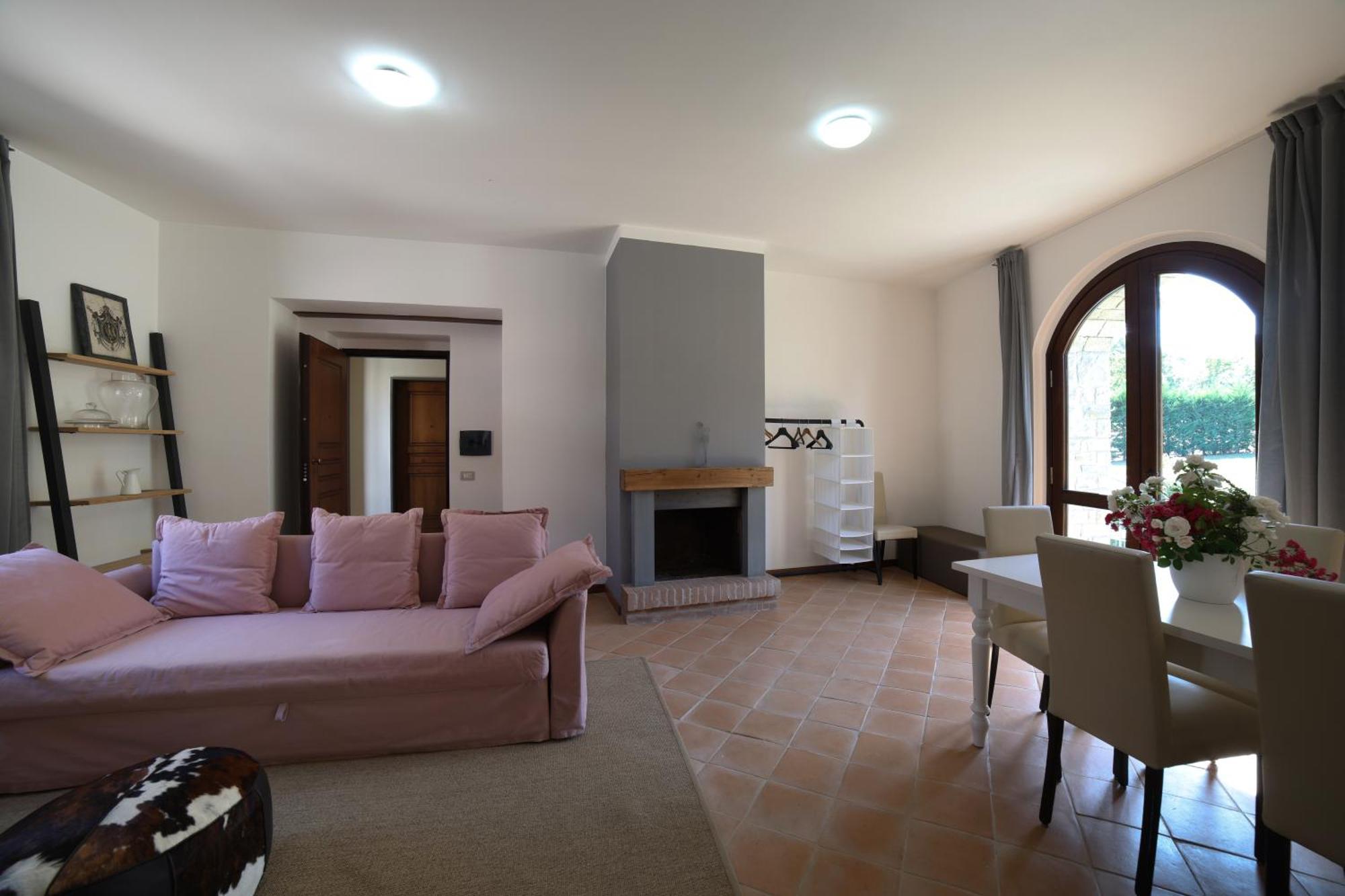 Aparthotel Ht Castello Di Campolongo Valfabbrica Exteriér fotografie