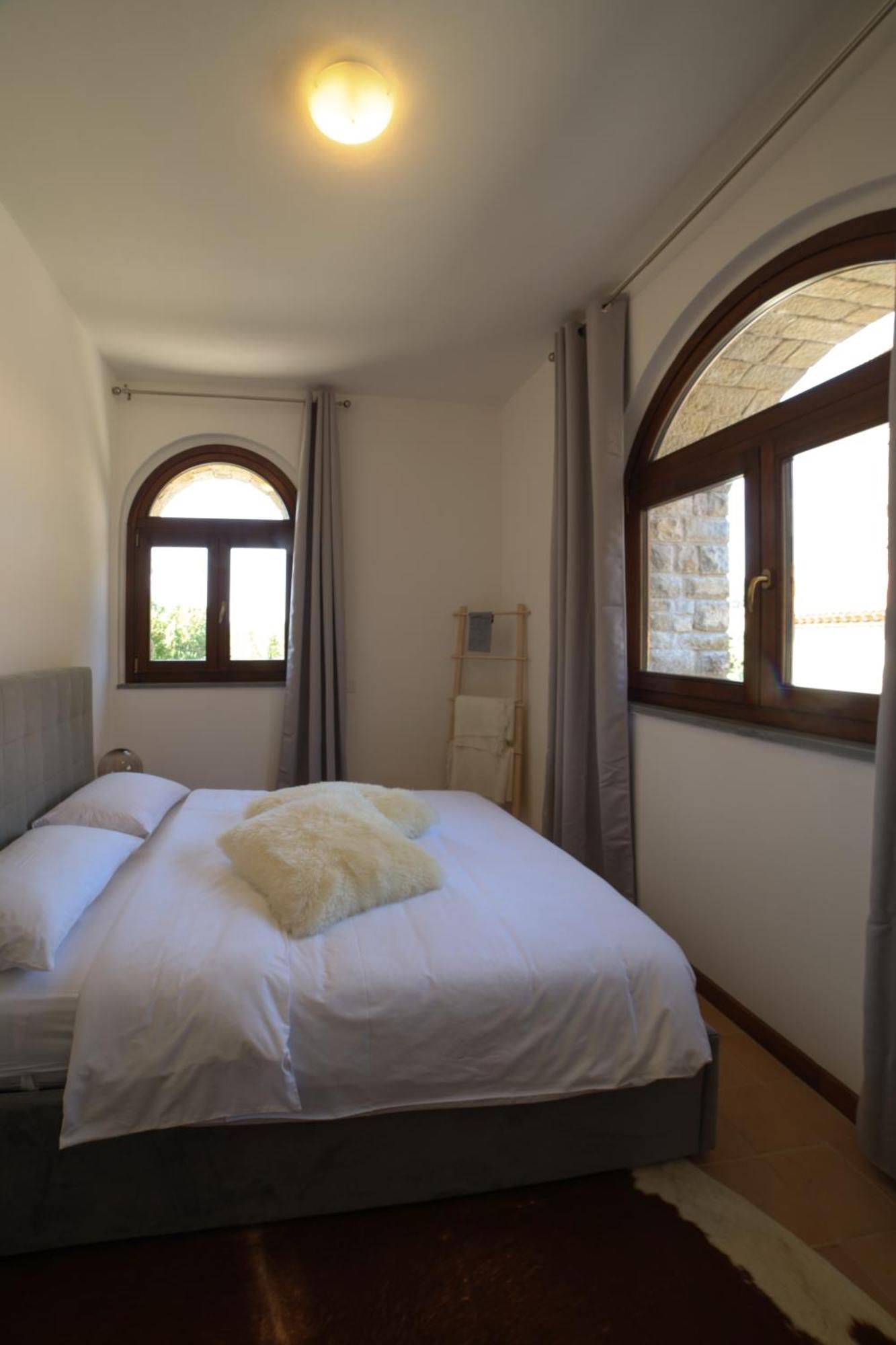 Aparthotel Ht Castello Di Campolongo Valfabbrica Exteriér fotografie