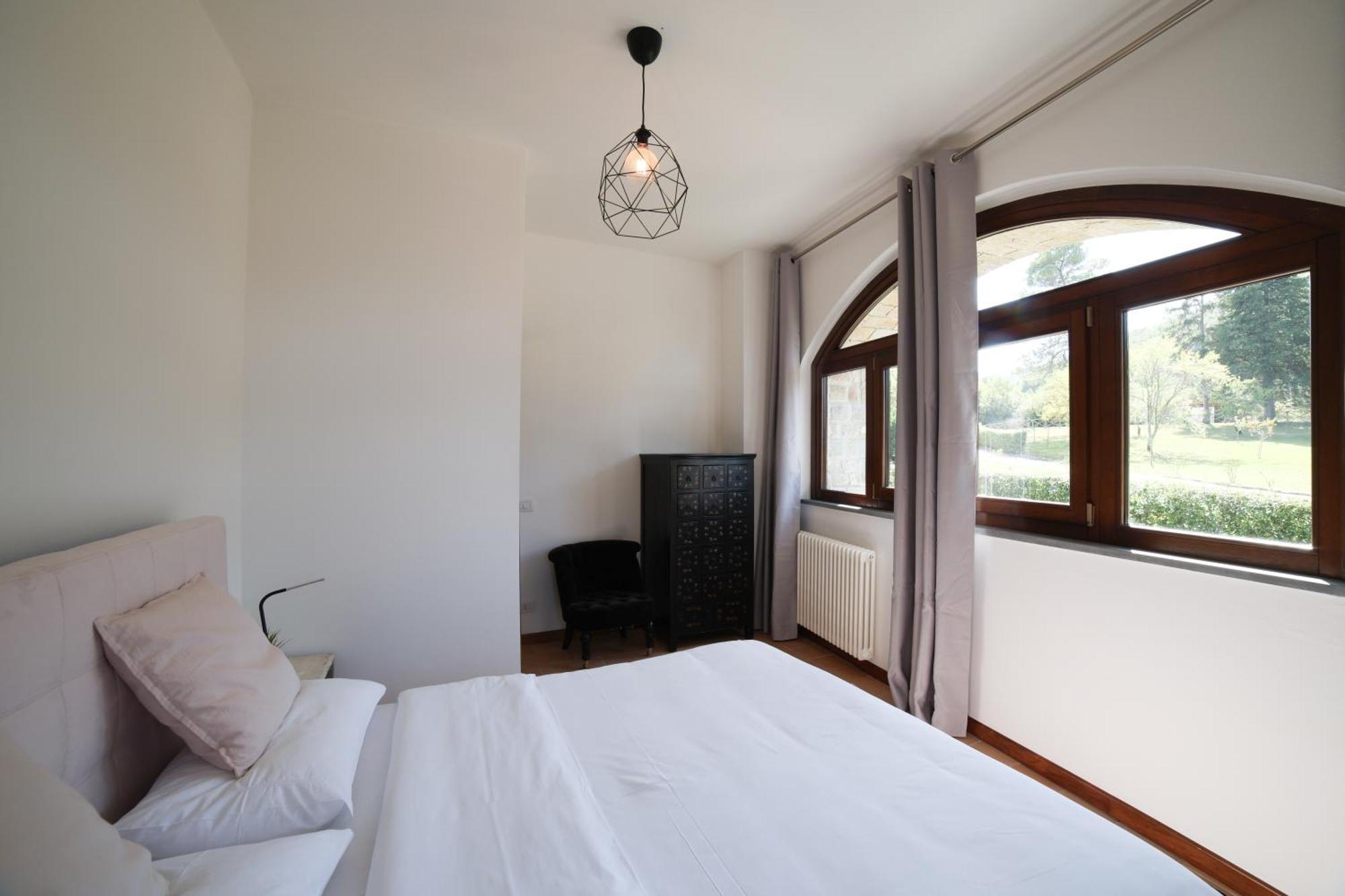 Aparthotel Ht Castello Di Campolongo Valfabbrica Exteriér fotografie