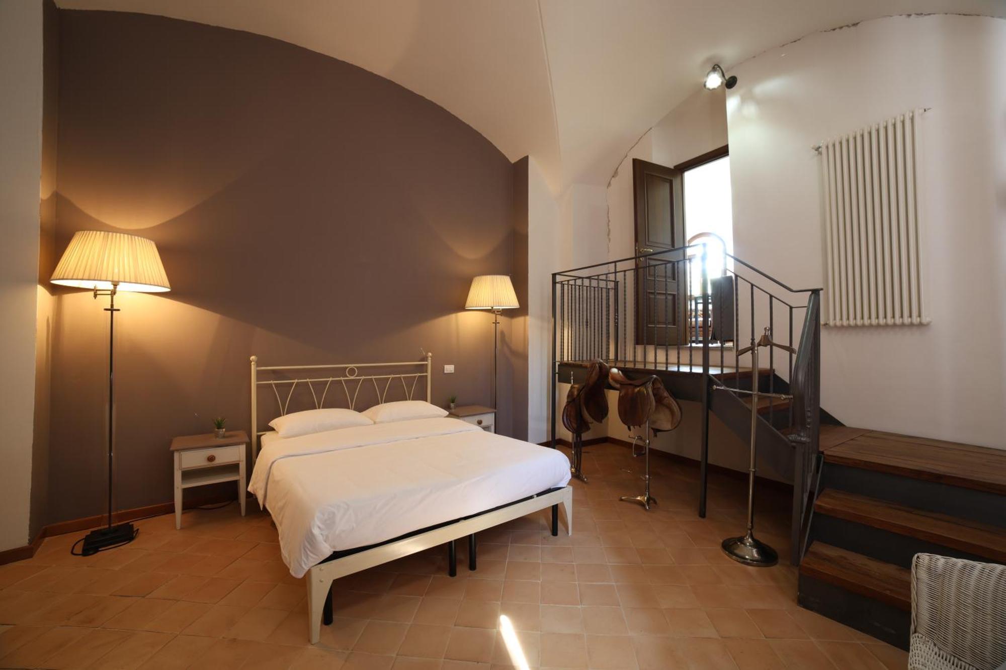 Aparthotel Ht Castello Di Campolongo Valfabbrica Exteriér fotografie