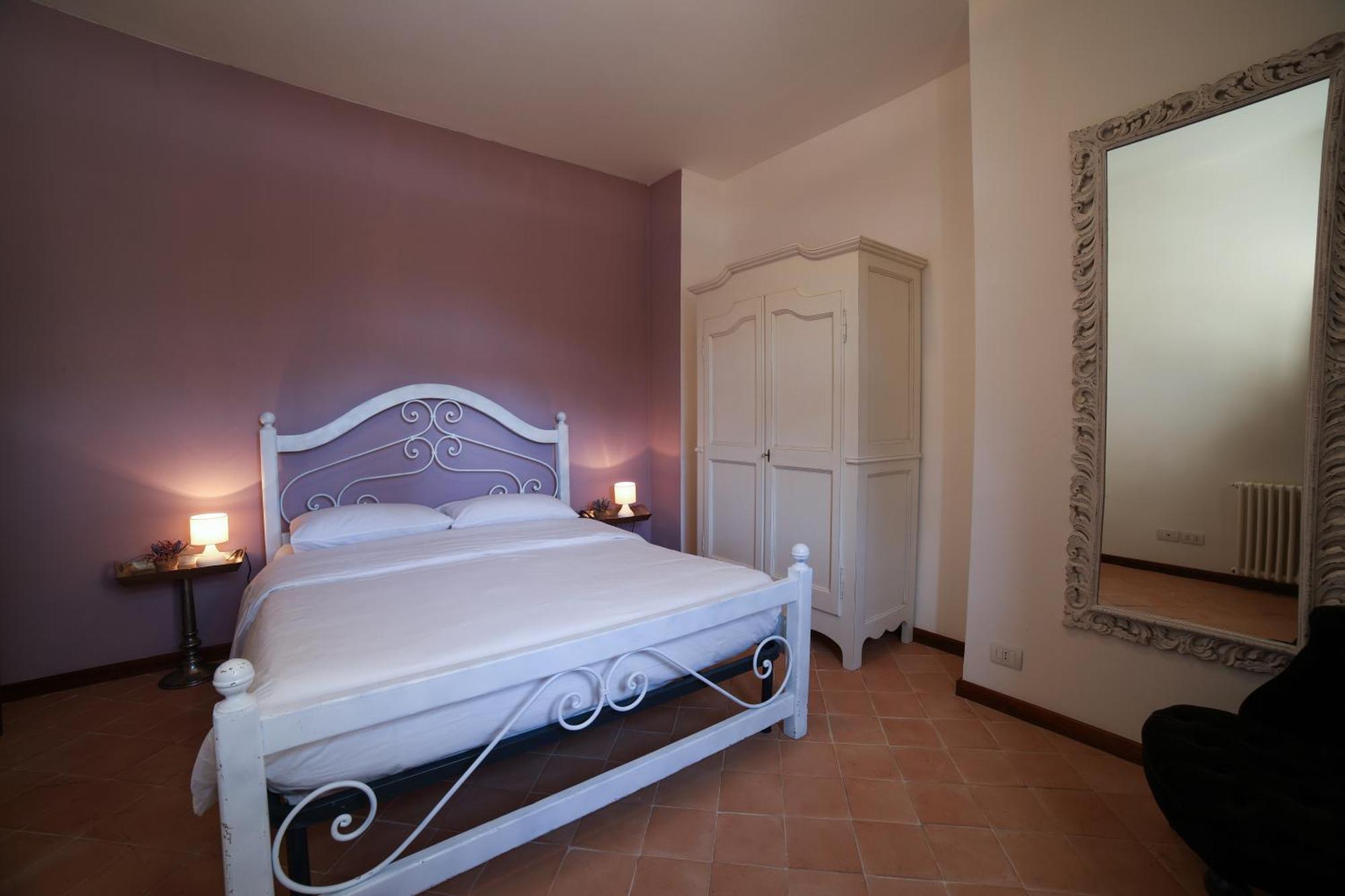 Aparthotel Ht Castello Di Campolongo Valfabbrica Exteriér fotografie