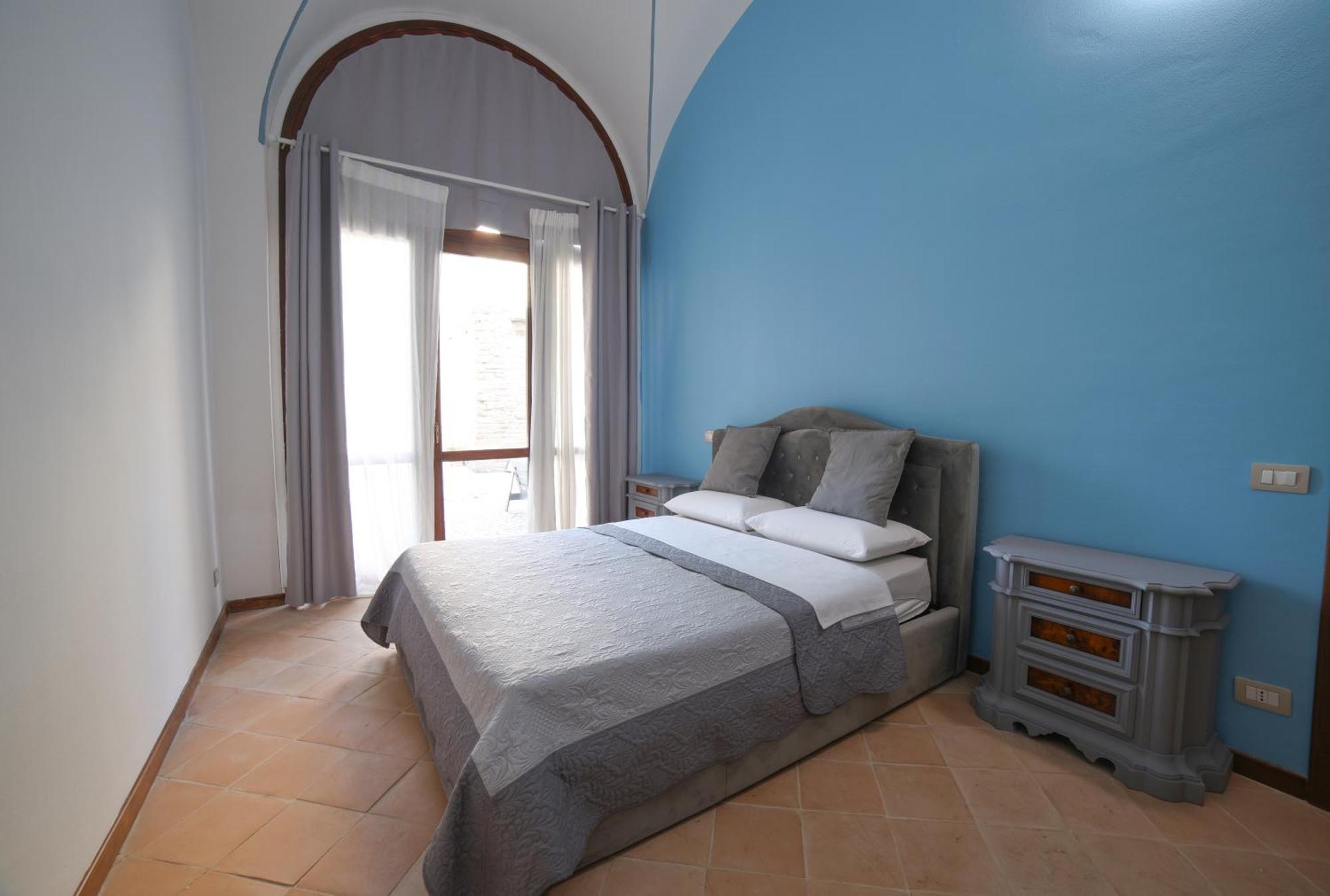 Aparthotel Ht Castello Di Campolongo Valfabbrica Exteriér fotografie