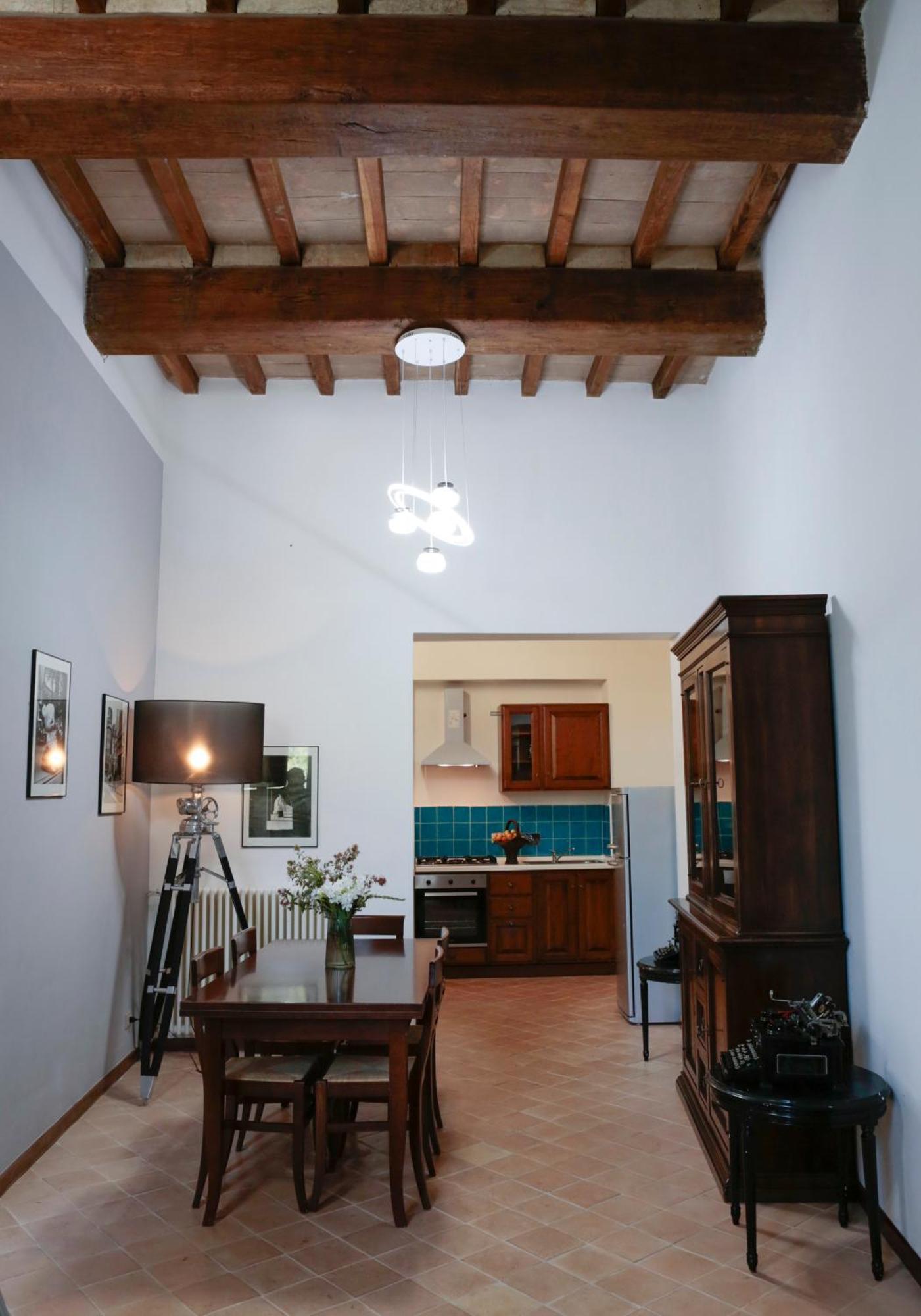 Aparthotel Ht Castello Di Campolongo Valfabbrica Exteriér fotografie